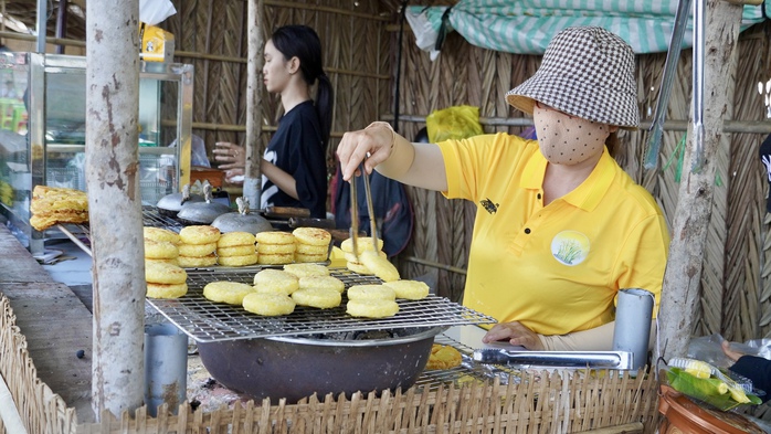 Khách nườm nượp đổ về “chợ quê giữa cánh đồng” dịp Tết - Ảnh 7. Khách nườm nượp đổ về “chợ quê giữa cánh đồng” dịp Tết - Ảnh 7.