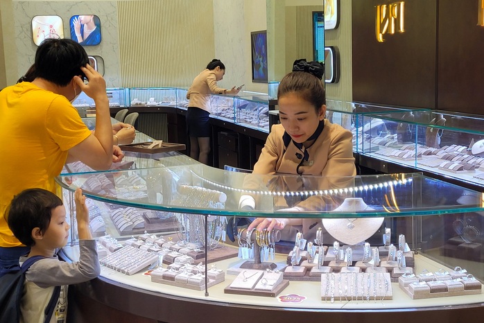 Giá vàng hôm nay, 1-2: Tăng lên mức cao nhất mọi thời đại- Ảnh 1. Giá vàng hôm nay, 1-2: Tăng lên mức cao nhất mọi thời đại- Ảnh 1.