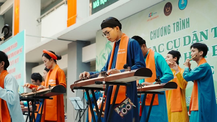 Lan tỏa đam mê âm nhạc dân tộc- Ảnh 4. Lan tỏa đam mê âm nhạc dân tộc- Ảnh 4.