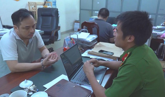 Đồng Nai vừa bắt giữ nhóm đối tượng dụ dỗ hàng trăm người đầu tư tiền ảo đa cấp- Ảnh 1. Đồng Nai vừa bắt giữ nhóm đối tượng dụ dỗ hàng trăm người đầu tư tiền ảo đa cấp- Ảnh 1.