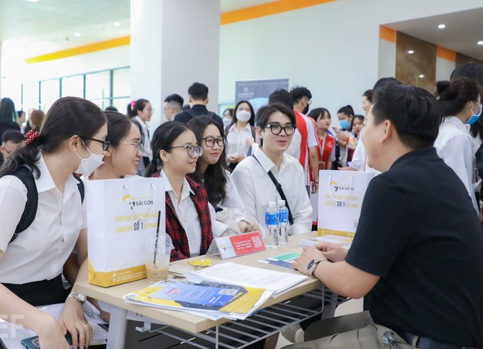 Nhiều doanh nghiệp tìm đến các trường đại học để tuyển nhân viên thời vụ từ vài tháng trước Nhiều doanh nghiệp tìm đến các trường đại học để tuyển nhân viên thời vụ từ vài tháng trước