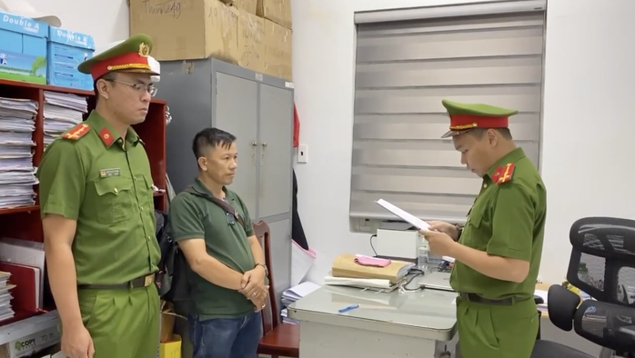 Công an TP HCM bắt Giám đốc Công ty Cường Thịnh Phát- Ảnh 1. Công an TP HCM bắt Giám đốc Công ty Cường Thịnh Phát- Ảnh 1.