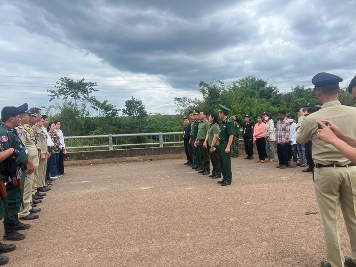 Một cơ sở ở Bình Phước sử dụng lao động nước ngoài trái phép- Ảnh 1. Một cơ sở ở Bình Phước sử dụng lao động nước ngoài trái phép- Ảnh 1.
