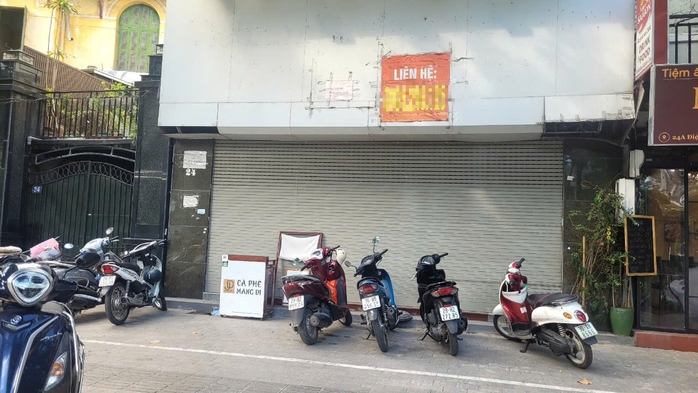 Hàng quán ở Hà Nội đóng cửa hàng loạt, mặt bằng cho thuê ở trung tâm ế ẩm
- Ảnh 3. Hàng quán ở Hà Nội đóng cửa hàng loạt, mặt bằng cho thuê ở trung tâm ế ẩm
- Ảnh 3.