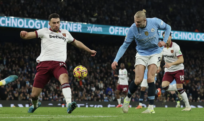 "Quái thú" tái xuất, Man City mở đại tiệc bàn thắng tại Etihad- Ảnh 3. "Quái thú" tái xuất, Man City mở đại tiệc bàn thắng tại Etihad- Ảnh 3.