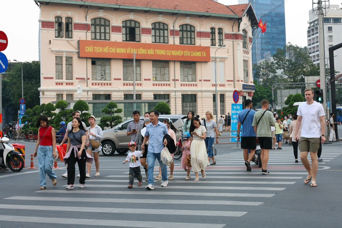 Tăng mức phạt giao thông: Nhiều người ở TP HCM “không tin vào mắt mình”- Ảnh 20. Tăng mức phạt giao thông: Nhiều người ở TP HCM “không tin vào mắt mình”- Ảnh 20.
