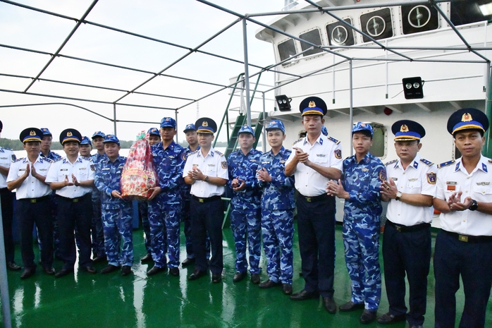 Tàu của cảnh sát biển lên đường thực hiện nhiệm vụ trực Tết- Ảnh 2. Tàu của cảnh sát biển lên đường thực hiện nhiệm vụ trực Tết- Ảnh 2.