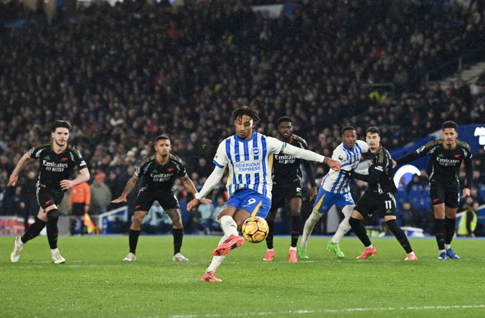 Hòa tệ hại Brighton, Arsenal hết hy vọng đua vô địch Ngoại hạng- Ảnh 3. Hòa tệ hại Brighton, Arsenal hết hy vọng đua vô địch Ngoại hạng- Ảnh 3.