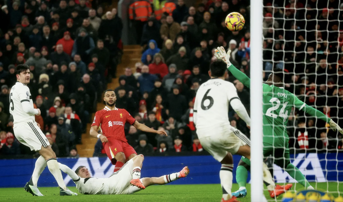 Rượt đuổi tỉ số ở Anfield, Man United giật điểm từ tay Liverpool- Ảnh 4. Rượt đuổi tỉ số ở Anfield, Man United giật điểm từ tay Liverpool- Ảnh 4.
