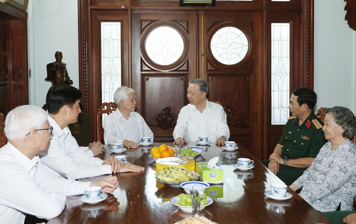 Tổng Bí thư Tô Lâm thăm và làm việc tại Bộ Chỉ huy quân sự tỉnh Bình Dương- Ảnh 2. Tổng Bí thư Tô Lâm thăm và làm việc tại Bộ Chỉ huy quân sự tỉnh Bình Dương- Ảnh 2.