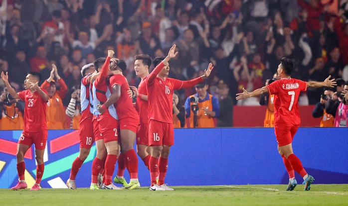 ASEAN Cup 2024: Việt Nam, Thái Lan treo thưởng tiền tỉ cho chức vô địch- Ảnh 1. ASEAN Cup 2024: Việt Nam, Thái Lan treo thưởng tiền tỉ cho chức vô địch- Ảnh 1.