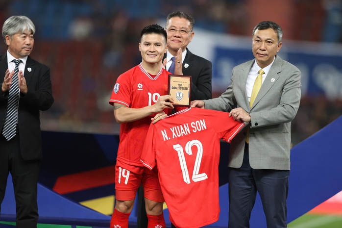 Cuộc đua Quả bóng vàng Việt Nam 2024 giữa các tuyển thủ quốc gia- Ảnh 3. Cuộc đua Quả bóng vàng Việt Nam 2024 giữa các tuyển thủ quốc gia- Ảnh 3.