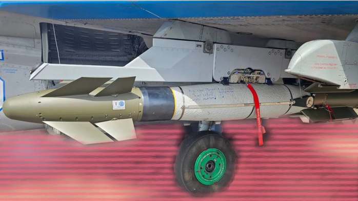 Bom lượn Hammer nằm dưới cánh chiếc Mig-29. Ảnh: X Bom lượn Hammer nằm dưới cánh chiếc Mig-29. Ảnh: X