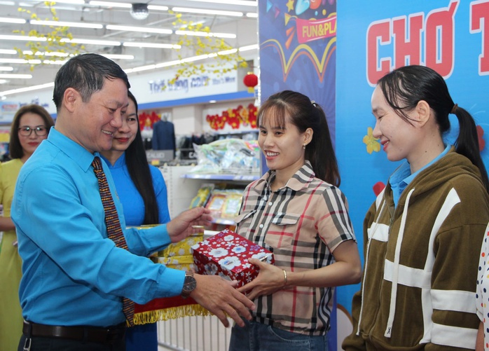 LĐLĐ Nha Trang: Tổ chức chợ Tết Công đoàn năm 2025- Ảnh 2. LĐLĐ Nha Trang: Tổ chức chợ Tết Công đoàn năm 2025- Ảnh 2.