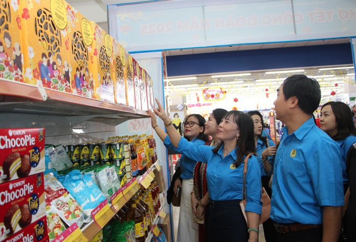 LĐLĐ Nha Trang: Tổ chức chợ Tết Công đoàn năm 2025- Ảnh 4. LĐLĐ Nha Trang: Tổ chức chợ Tết Công đoàn năm 2025- Ảnh 4.