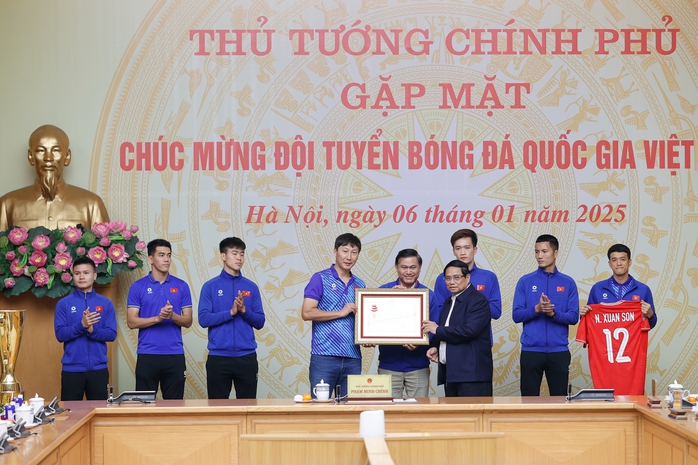 Thủ tướng: Bàn thắng ấn định tỉ số trận Việt Nam-Thái Lan làm thăng hoa chiến thắng của chúng ta- Ảnh 1. Thủ tướng: Bàn thắng ấn định tỉ số trận Việt Nam-Thái Lan làm thăng hoa chiến thắng của chúng ta- Ảnh 1.