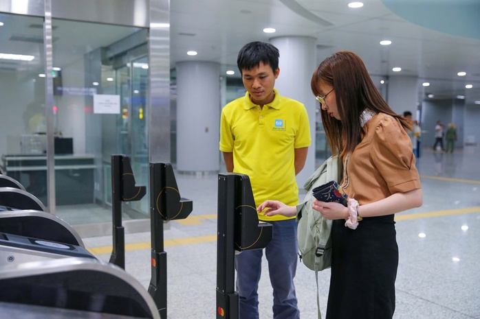 Metro số 1: Những con số ấn tượng sau 2 tuần vận hành- Ảnh 4. Metro số 1: Những con số ấn tượng sau 2 tuần vận hành- Ảnh 4.