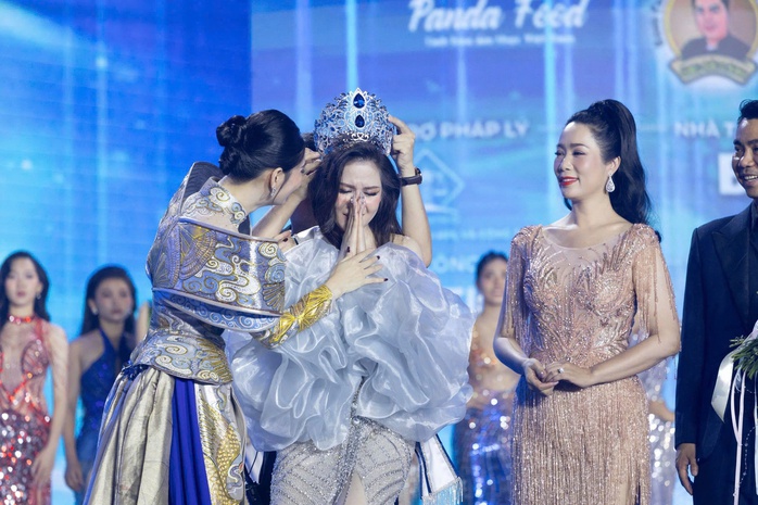 Ban tổ chức Hoa hậu Biển Việt Nam 2024 nói về kết quả gây tranh cãi
- Ảnh 1. Ban tổ chức Hoa hậu Biển Việt Nam 2024 nói về kết quả gây tranh cãi
- Ảnh 1.