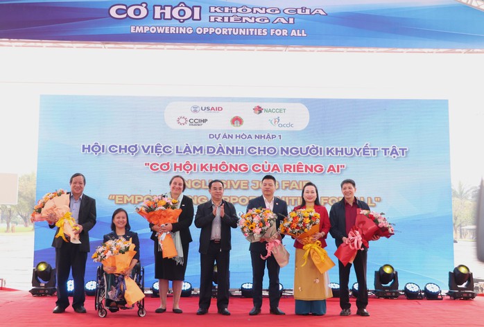 Quảng Nam lần đầu tổ chức chợ hội việc làm cho người khuyết tật- Ảnh 3. Quảng Nam lần đầu tổ chức chợ hội việc làm cho người khuyết tật- Ảnh 3.