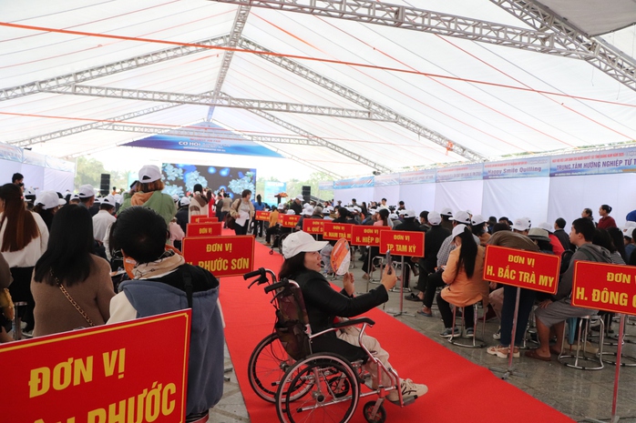 Quảng Nam lần đầu tổ chức chợ hội việc làm cho người khuyết tật- Ảnh 1. Quảng Nam lần đầu tổ chức chợ hội việc làm cho người khuyết tật- Ảnh 1.
