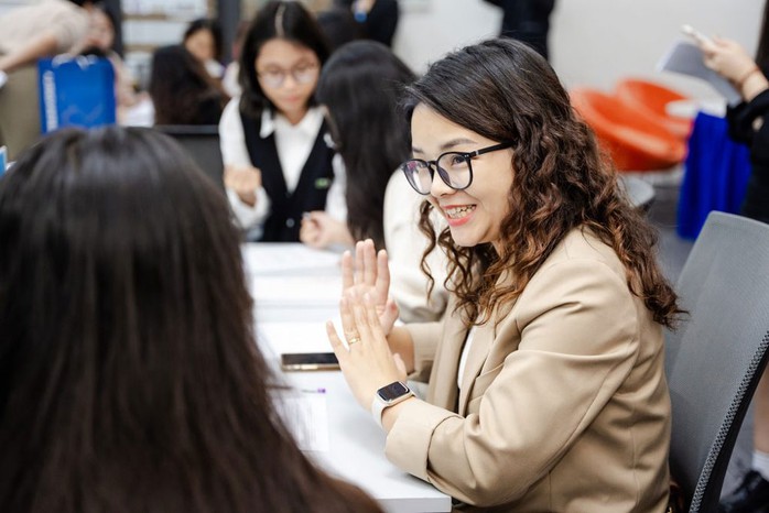 Khi được trân trọng, nhân viên sẽ gắn bó và cống hiến hết mình với tổ chức Khi được trân trọng, nhân viên sẽ gắn bó và cống hiến hết mình với tổ chức