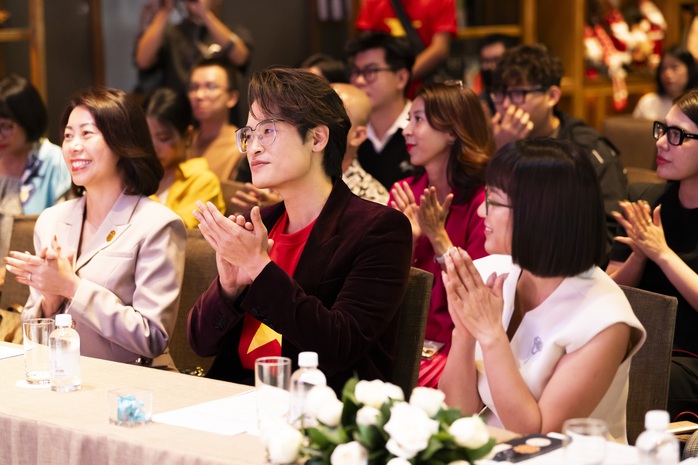 Hà Anh Tuấn mang show về Sài Gòn- Ảnh 1. Hà Anh Tuấn mang show về Sài Gòn- Ảnh 1.