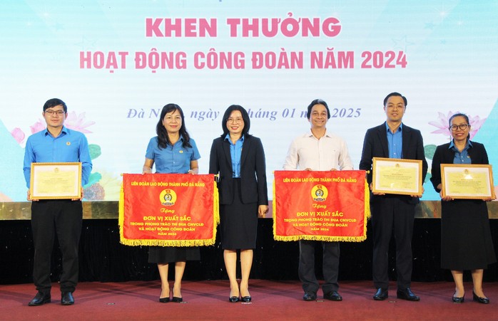 Đà Nẵng: Tổng kết hoạt động Công đoàn, tôn vinh doanh nghiệp, lao động giỏi năm 2024- Ảnh 4. Đà Nẵng: Tổng kết hoạt động Công đoàn, tôn vinh doanh nghiệp, lao động giỏi năm 2024- Ảnh 4.
