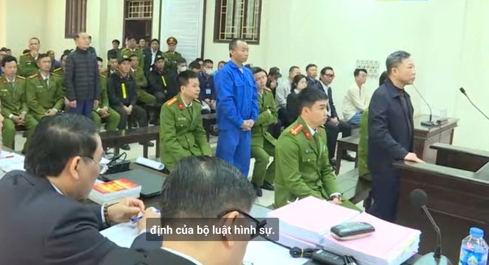 Bị cáo Lê Thanh Vân đề nghị triệu tập nguyên bí thư Tỉnh ủy Quảng Ninh- Ảnh 2. Bị cáo Lê Thanh Vân đề nghị triệu tập nguyên bí thư Tỉnh ủy Quảng Ninh- Ảnh 2.