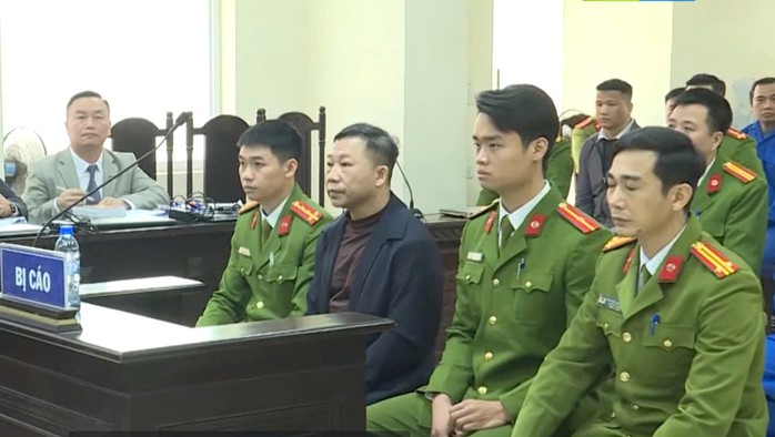Bị cáo Lê Thanh Vân đề nghị triệu tập nguyên bí thư Tỉnh ủy Quảng Ninh- Ảnh 1. Bị cáo Lê Thanh Vân đề nghị triệu tập nguyên bí thư Tỉnh ủy Quảng Ninh- Ảnh 1.
