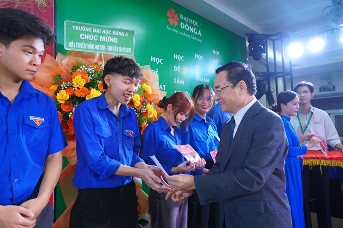 "Chuyến xe về Tết" 7 tỉnh miền Trung - Tây Nguyên ấm áp nghĩa tình- Ảnh 6. "Chuyến xe về Tết" 7 tỉnh miền Trung - Tây Nguyên ấm áp nghĩa tình- Ảnh 6.