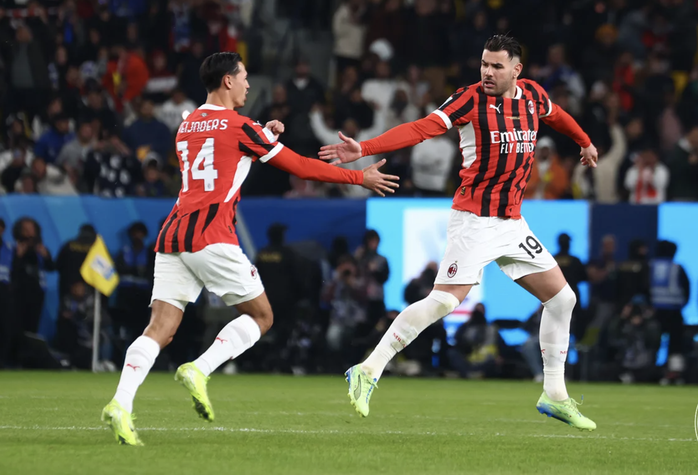 Ngược dòng siêu đỉnh, AC Milan đăng quang Siêu cúp Ý ở Riyadh- Ảnh 4. Ngược dòng siêu đỉnh, AC Milan đăng quang Siêu cúp Ý ở Riyadh- Ảnh 4.