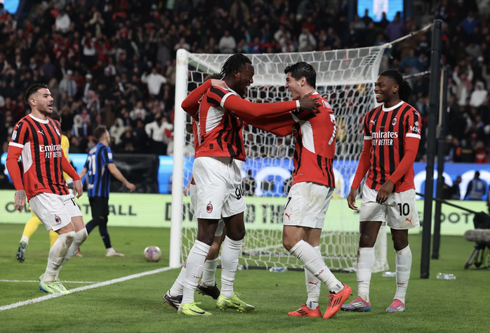 Ngược dòng siêu đỉnh, AC Milan đăng quang Siêu cúp Ý ở Riyadh- Ảnh 6. Ngược dòng siêu đỉnh, AC Milan đăng quang Siêu cúp Ý ở Riyadh- Ảnh 6.