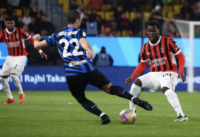 Ngược dòng siêu đỉnh, AC Milan đăng quang Siêu cúp Ý ở Riyadh- Ảnh 1. Ngược dòng siêu đỉnh, AC Milan đăng quang Siêu cúp Ý ở Riyadh- Ảnh 1.