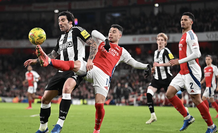 Đánh sập "pháo đài" Emirates, Newcastle rộng cửa vào chung kết League Cup- Ảnh 1. Đánh sập "pháo đài" Emirates, Newcastle rộng cửa vào chung kết League Cup- Ảnh 1.
