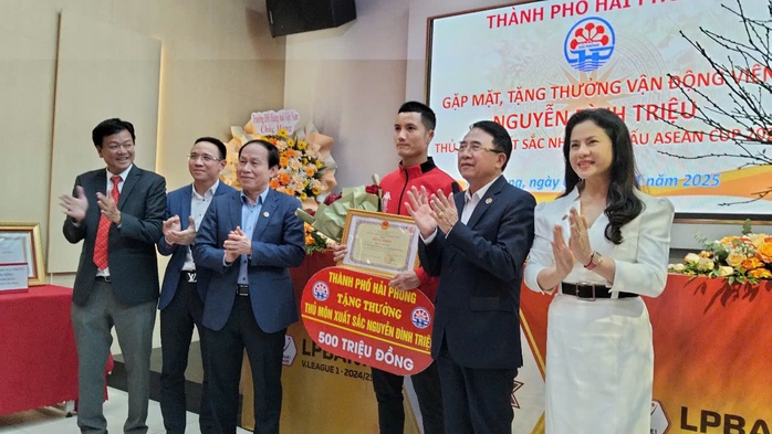 Hải Phòng thưởng 550 triệu đồng cho "người gác đền" Đình Triệu- Ảnh 1. Hải Phòng thưởng 550 triệu đồng cho "người gác đền" Đình Triệu- Ảnh 1.