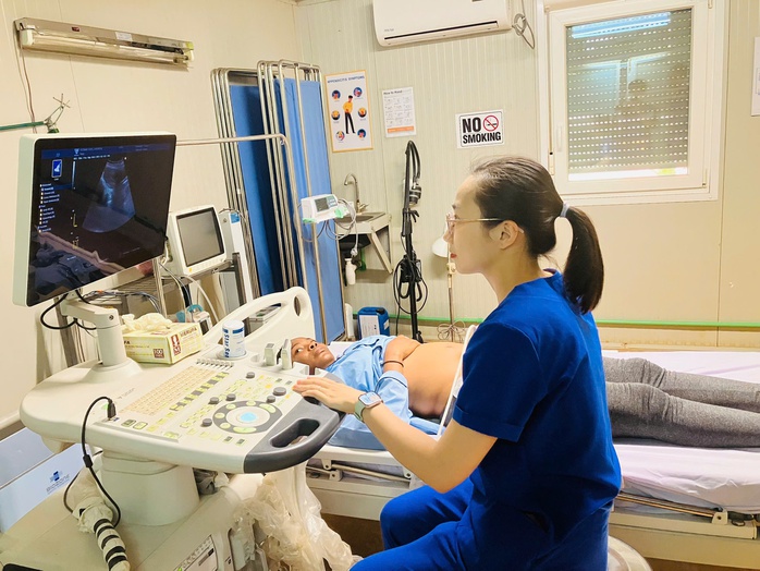 Hội chẩn khẩn cấp, Bệnh viện dã chiến Việt Nam cấp cứu thành công nữ quân nhân Ghana- Ảnh 1. Hội chẩn khẩn cấp, Bệnh viện dã chiến Việt Nam cấp cứu thành công nữ quân nhân Ghana- Ảnh 1.