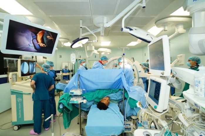 Vì sao Xuân Son về Việt Nam phẫu thuật chứ không phải ở nước ngoài?- Ảnh 4. Vì sao Xuân Son về Việt Nam phẫu thuật chứ không phải ở nước ngoài?- Ảnh 4.