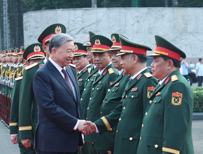Tổng Bí thư Tô Lâm thăm và làm việc tại Bộ Tư lệnh Quân khu 7 vào chiều 8-1Ảnh: TTXVN Tổng Bí thư Tô Lâm thăm và làm việc tại Bộ Tư lệnh Quân khu 7 vào chiều 8-1Ảnh: TTXVN