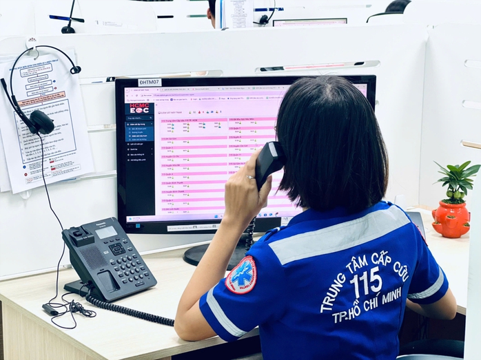Tim cụ ông đập lại sau khi được hướng dẫn sơ cứu qua điện thoại- Ảnh 1. Tim cụ ông đập lại sau khi được hướng dẫn sơ cứu qua điện thoại- Ảnh 1.