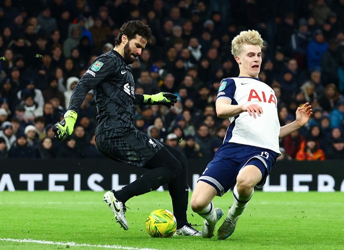 Liverpool thất bại bán kết League Cup, Tottenham nhen nhóm hy vọng- Ảnh 2. Liverpool thất bại bán kết League Cup, Tottenham nhen nhóm hy vọng- Ảnh 2.