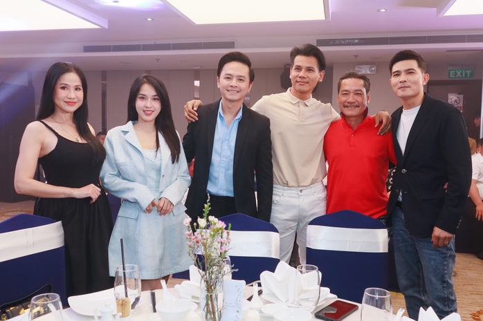 Bình Minh và cuộc hạnh ngộ "Vật chứng mong manh" sau 15 năm- Ảnh 1. Bình Minh và cuộc hạnh ngộ "Vật chứng mong manh" sau 15 năm- Ảnh 1.