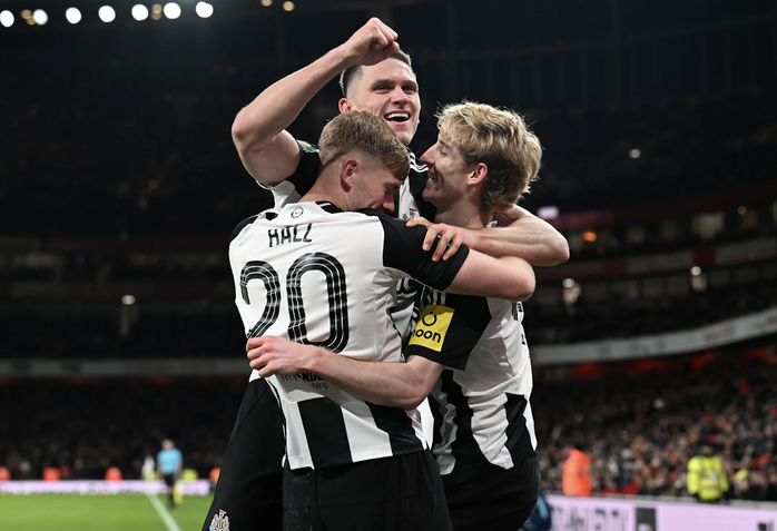 Đánh sập "pháo đài" Emirates, Newcastle rộng cửa vào chung kết League Cup- Ảnh 3. Đánh sập "pháo đài" Emirates, Newcastle rộng cửa vào chung kết League Cup- Ảnh 3.