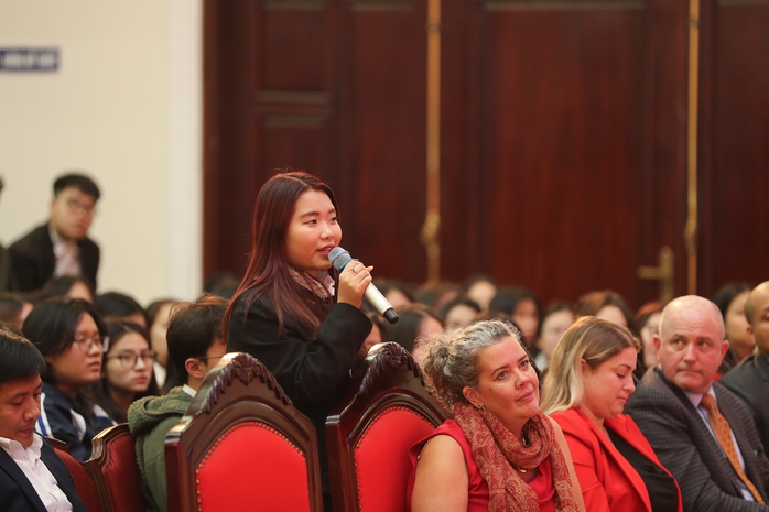 Đại sứ Marc Knapper: Chúng ta sẽ gieo trồng gì cho tương lai Việt - Mỹ?- Ảnh 9. Đại sứ Marc Knapper: Chúng ta sẽ gieo trồng gì cho tương lai Việt - Mỹ?- Ảnh 9.