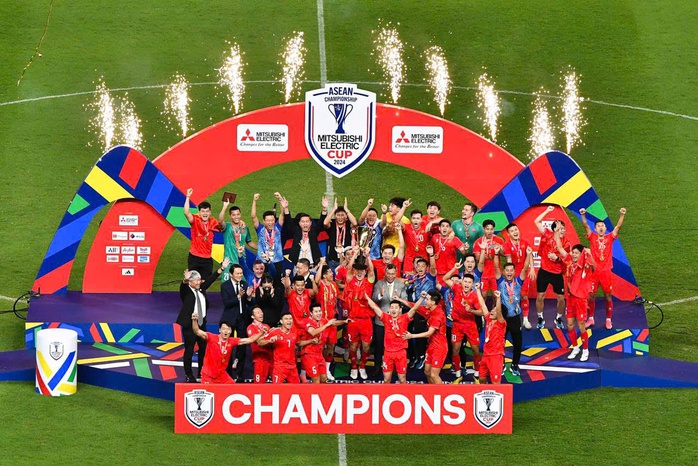 Từ bàn thắng "xấu xí" của Supachok: Cần sớm nâng tầm ASEAN Cup- Ảnh 3. Từ bàn thắng "xấu xí" của Supachok: Cần sớm nâng tầm ASEAN Cup- Ảnh 3.