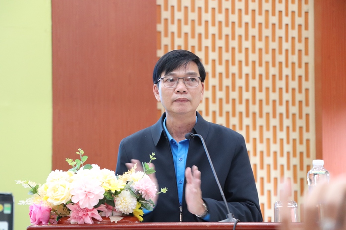 LĐLĐ Duy Xuyên trao hơn 500 phần quà Tết - Ảnh 1. LĐLĐ Duy Xuyên trao hơn 500 phần quà Tết - Ảnh 1.