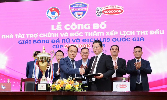 Công bố nhà tài trợ cho Giải bóng đá nữ vô địch U19 quốc gia- Ảnh 1. Công bố nhà tài trợ cho Giải bóng đá nữ vô địch U19 quốc gia- Ảnh 1.
