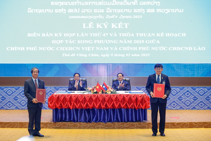 Thủ tướng Phạm Minh Chính và Thủ tướng Lào Sonexay Siphandone chứng kiến lễ ký kết, trao đổi các văn kiện hợp tác quan trọng giữa hai nước Ảnh: Nhật Bắc Thủ tướng Phạm Minh Chính và Thủ tướng Lào Sonexay Siphandone chứng kiến lễ ký kết, trao đổi các văn kiện hợp tác quan trọng giữa hai nước Ảnh: Nhật Bắc