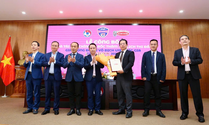 Công bố nhà tài trợ cho Giải bóng đá nữ vô địch U19 quốc gia- Ảnh 4. Công bố nhà tài trợ cho Giải bóng đá nữ vô địch U19 quốc gia- Ảnh 4.