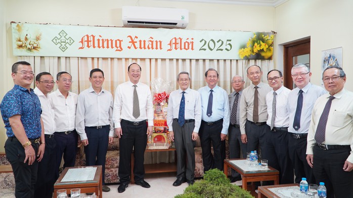 Lãnh đạo TP HCM thăm, chúc Tết các tôn giáo- Ảnh 1. Lãnh đạo TP HCM thăm, chúc Tết các tôn giáo- Ảnh 1.