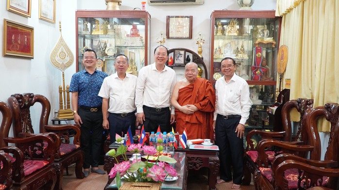 Lãnh đạo TP HCM thăm, chúc Tết các tôn giáo- Ảnh 4. Lãnh đạo TP HCM thăm, chúc Tết các tôn giáo- Ảnh 4.